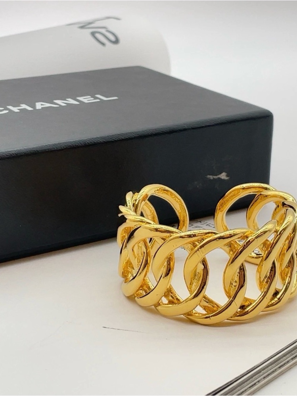 CHANEL Gold-Tone Interlocking Chain Cuff Bracelet